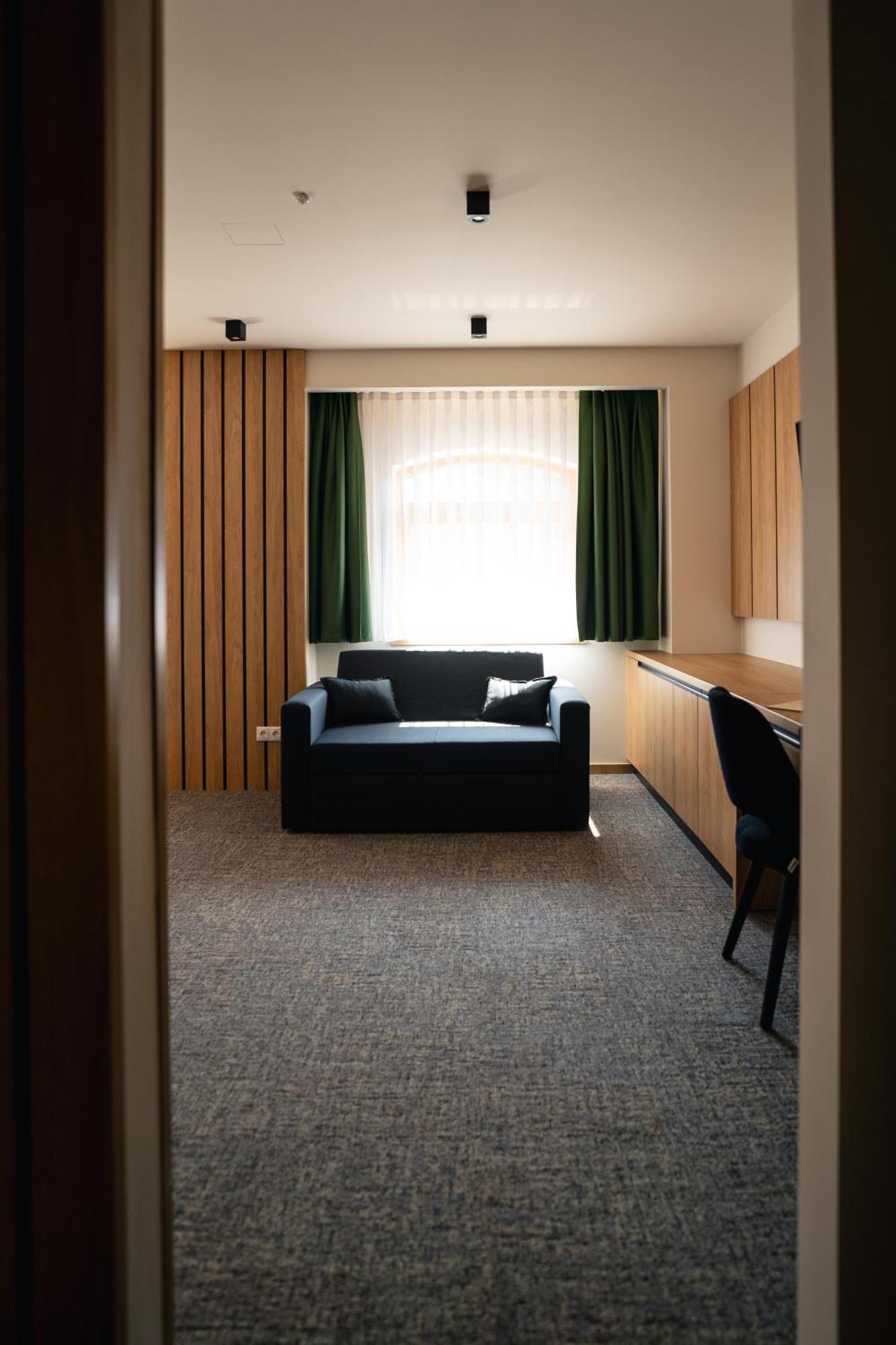 Hunor Hotel Es Etterem Vásárosnamény Exteriör bild