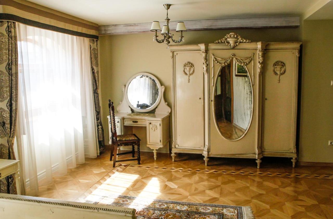Hunor Hotel Es Etterem Vásárosnamény Exteriör bild